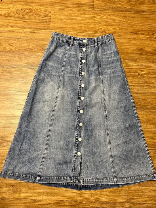 GAP Dresses & Skirts - Gap Vintage Style Long Denim Skirt Button Front Size 6/28” Summer Festival